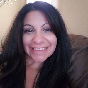 Meet your Posher, Emanuela